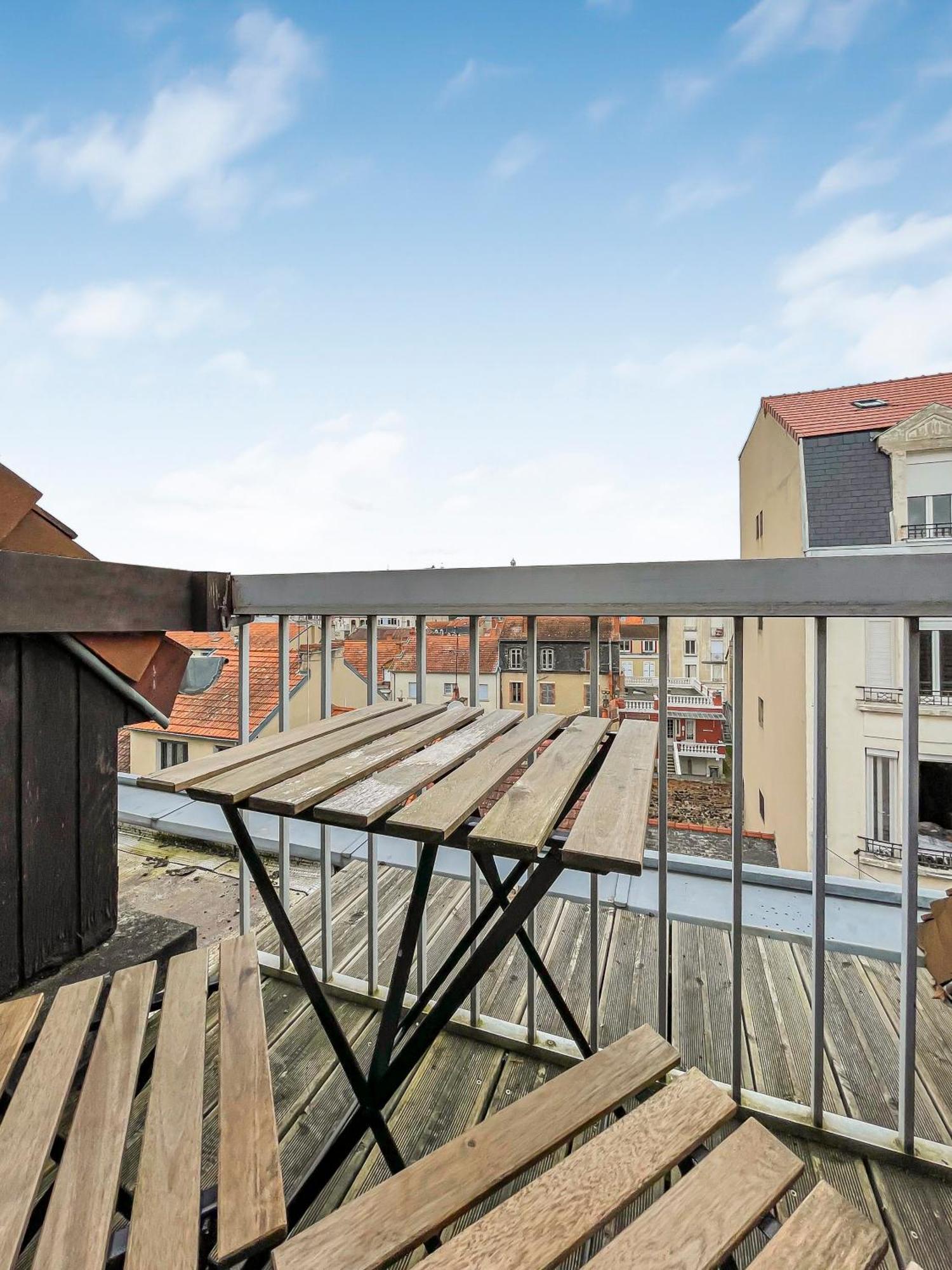 Apartmán Pied-A-Terre A Montluçon Exteriér fotografie